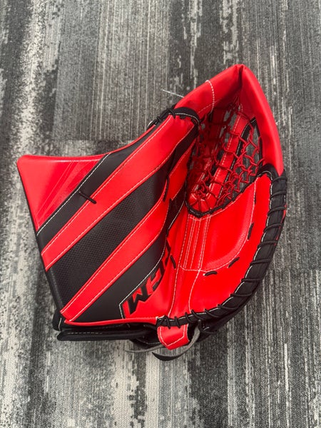 Intermediate CCM EFlex 5 Goalie Gloves & Blockers Regular (Used)