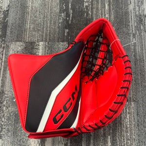 Intermediate CCM EFlex 6 Goalie Gloves & Blockers Regular (Used)