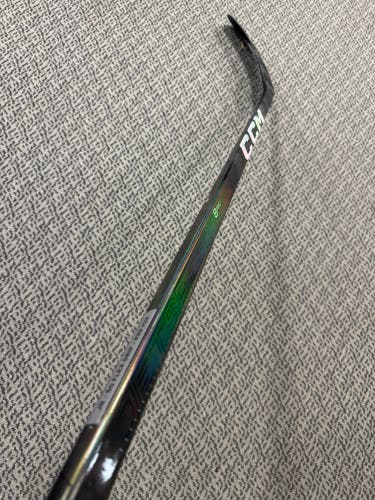 Junior Black CCM JetSpeed FT8 Pro Right Handed Hockey Stick P28 (New)