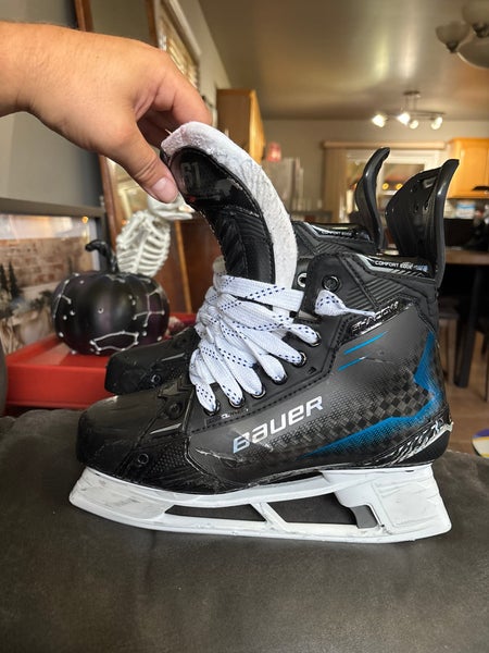 2024 Bauer Supreme Shadow Hockey Skates Regular Width Pro Stock 8.5 (Used)