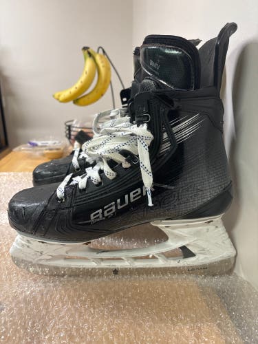 2023 Bauer Vapor Hyperlite 2 Hockey Skates
8.5 (Used)