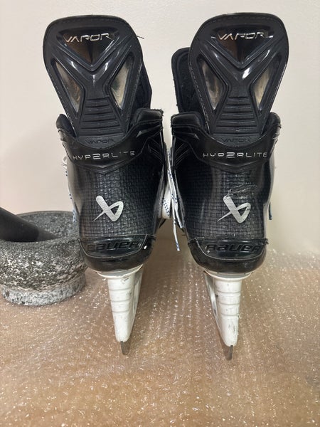 2023 Bauer Vapor Hyperlite 2 Hockey Skates Wide Width Pro Stock 8.5 (Used)