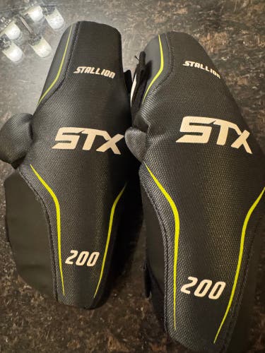 Medium Youth STX Arm Pads (Used)