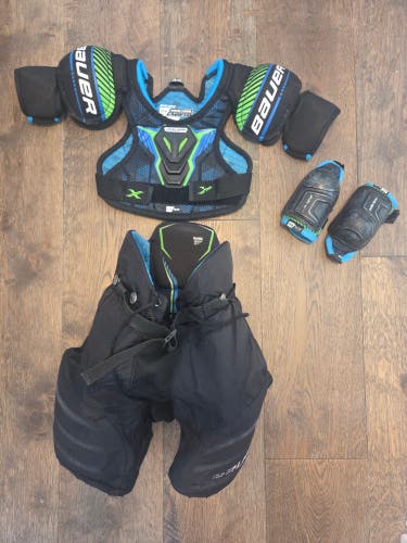 Youth Medium Bauer X shoulder pads, elbow pads and pantsStarter Kit (Used)