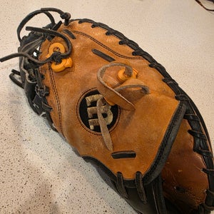 2018 Wilson A2000 RH Baseball Glove 32.5" (Used)
