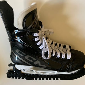 2024 CCM JetSpeed FT675 Hockey Skates Regular Width 8.5 (Used)