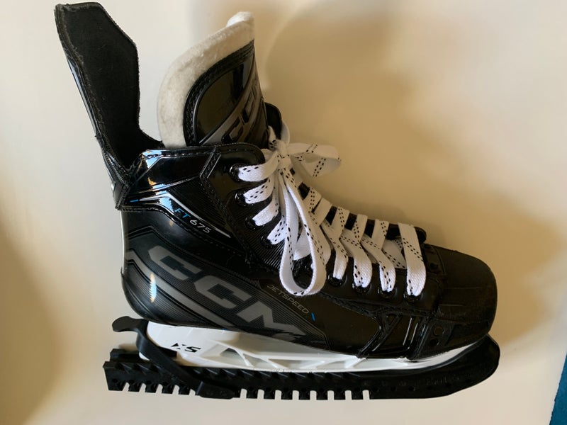 2024 CCM JetSpeed FT675 Hockey Skates Regular Width 8.5 (Used)