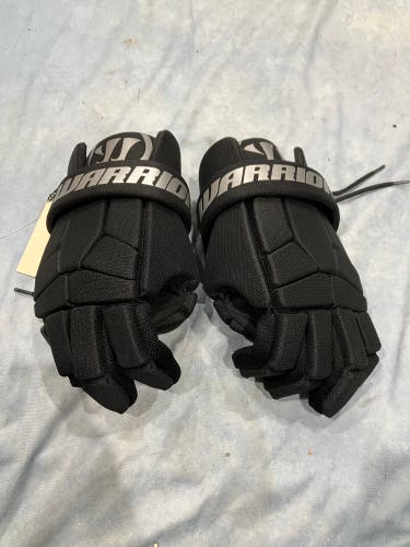 Black Warrior Burn Next Lacrosse Gloves  Yth Large (Used)