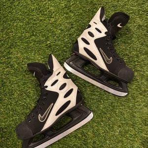 Nike Air Zoom Hockey Skates Regular Width 7 (Used)