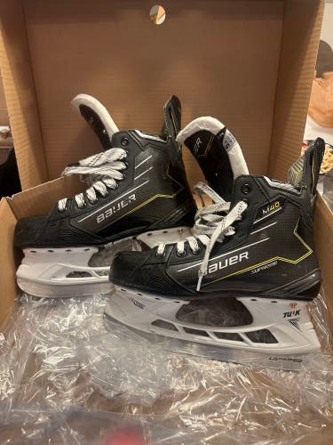 Bauer Supreme M40 Hockey Skates Size 5.5 (Used)