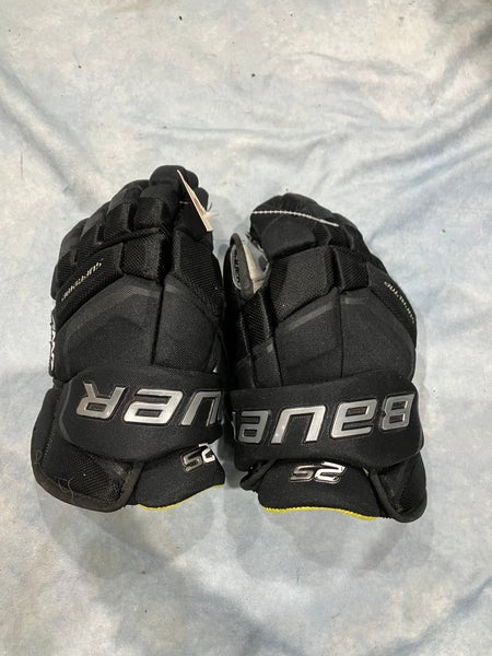 Black Senior Bauer Supreme 2S Gloves 13" (Used)