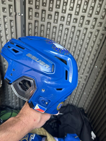 Blue Medium Bauer Re-Akt 155 Helmet (Used)