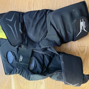 Junior Medium Bauer S190 Hockey Girdle and Shell (Used)
