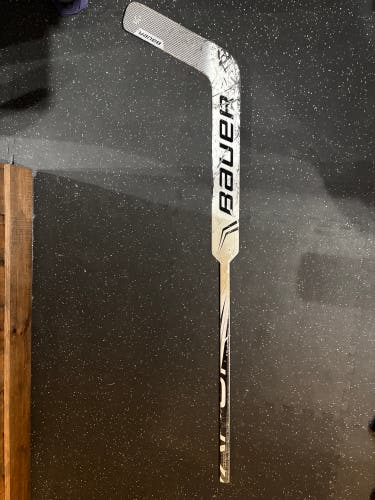 Intermediate Bauer Vapor x2.9 Regular Goalie Stick 23" Paddle (Used)