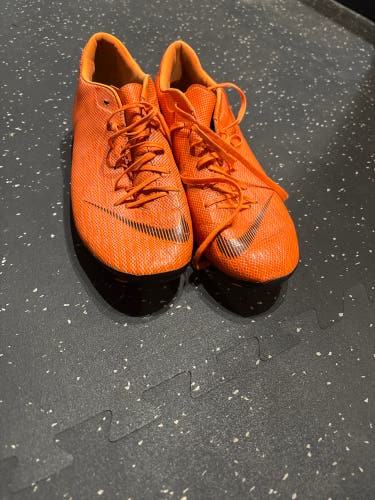 Orange Unisex Size M 7.5 (W 8.5) Nike Mercurial Vapor Turf Cleats Cleats (Used)