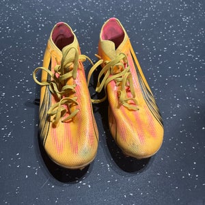 Yellow Women's Size M 7.5 (W 8.5) Puma Future Turf Cleats Cleats (Used)