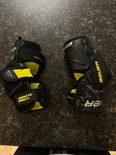 Junior Medium Bauer Supreme ignite pro Elbow Pads (Used)