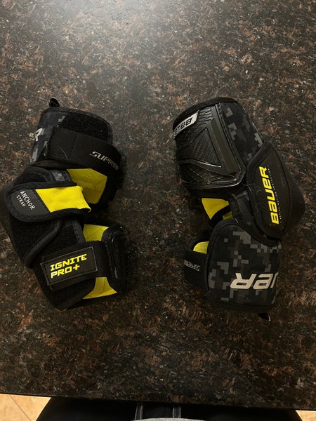 Junior Medium Bauer Supreme ignite pro Elbow Pads (Used)