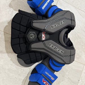 Large/Extra Large Vaughn V10 Goalie Chest Protector (Used)