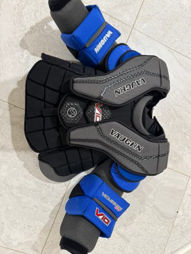 Large/Extra Large Vaughn V10 Goalie Chest Protector (Used)