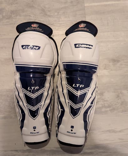 Junior CCM LTP 10" Shin Pads 25 Centimeters - Clean Gently Used