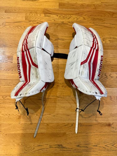 30" 2022 Vaughn Goalie Leg Pads (Used)