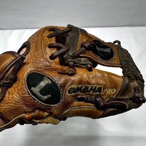 Louisville Slugger RH Baseball Glove 11.5" (Used)