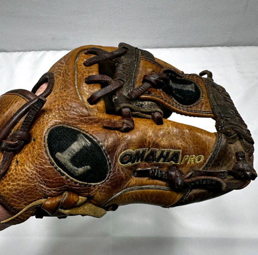 Louisville Slugger RH Baseball Glove 11.5" (Used)