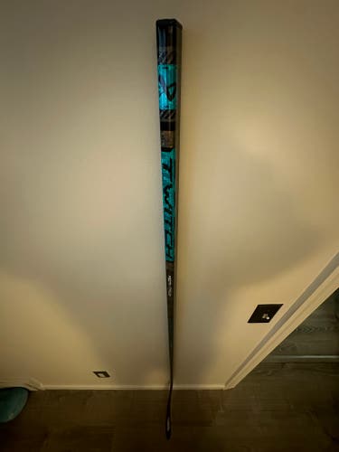 Senior Bauer Twitch Right Handed Hockey Stick P90TM (New)
