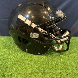 X-Large Black Youth Schutt Vengeance A11 2.0 Helmet (Used-Excellent Condition)