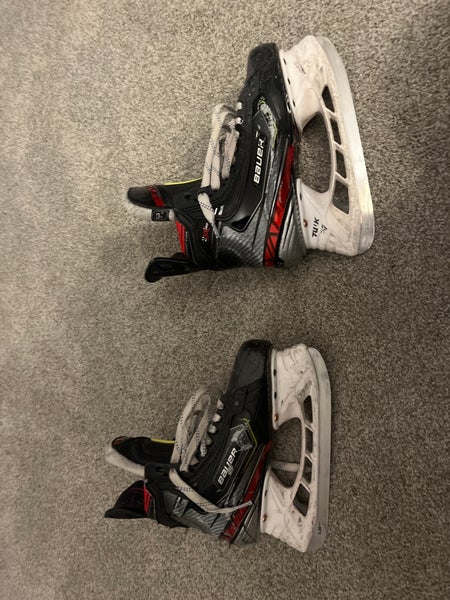 2019 Bauer Vapor 2X Pro Hockey Skates Regular Width Size 4.5 (Used)