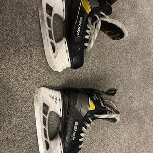 2020 Bauer Supreme 3S Pro Hockey Skates Regular Width Size 3 (Used)