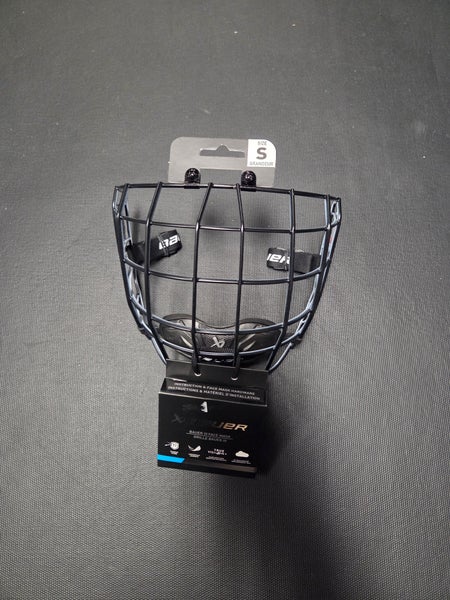 New Bauer Profile III I2 Oreo Small Cage Hockey