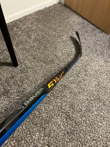 Senior Bauer Nexus Sync Hockey Stick Right Handed | P28 (Used)