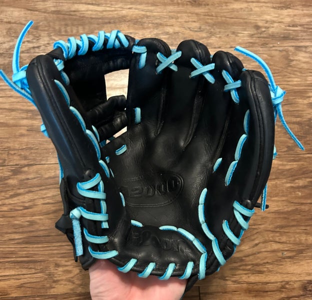 Infield RH Wilson A2000 Baseball Glove 11.25" (Used)