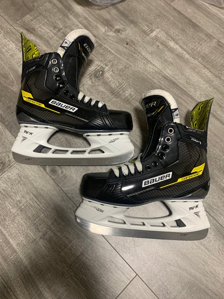 Bauer Supreme Comp Hockey Skates Regular Width 6 (Used)