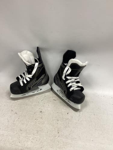 Used CCM AS 550 Youth Hockey Skate Youth 07.0 11851-S000039709