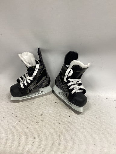 Used CCM AS 550 Youth Hockey Skate Youth 07.0 11851-S000039709