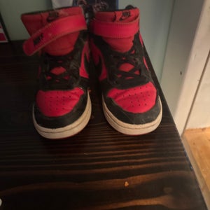 Red Men's 1.5Y (Big Kids / Youth) Youth Nike Free Run Shoes (Used)