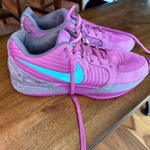 Men's Size M 11.0 (W 12.0) Nike Shoes (Used)