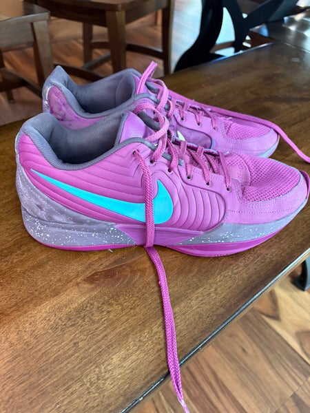 Men's Size M 11.0 (W 12.0) Nike Shoes (Used)