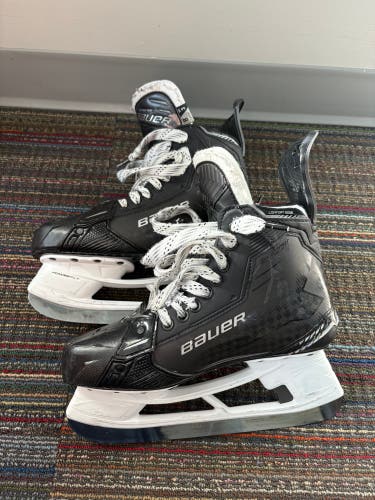 2024 Bauer Supreme Shadow Hockey Skates Wide Width 8 (Used)