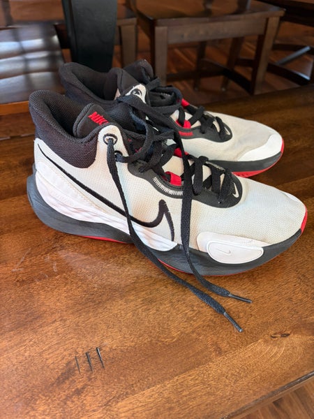Men's Size M 8.0 (W 9.0) Nike Shoes (Used)