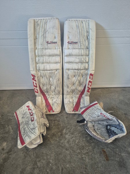35+2.5 CCM Extreme Flex Pro Goalie Leg Pads