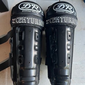 Daignault-Rolland Centurion 16.5” Pro Shin Guards