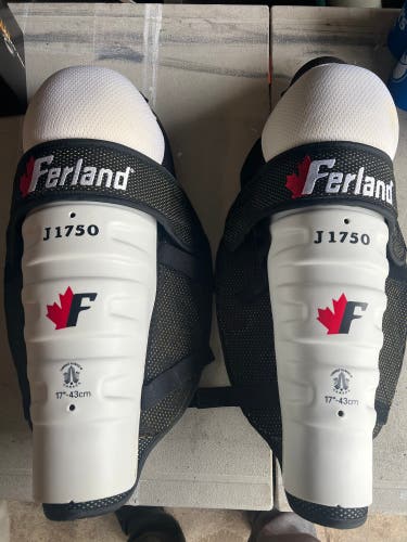 Harland J1750 Senior 17" Shin Pads (New)