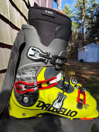 Mondo 28 & 28.5 Men's Dalbello Panterra 120 GW Ski Boots Stiff Flex (Used)