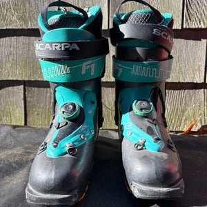 Mondo 24 & 24.5 Women's Scarpa Alpine Touring Ski Boots Medium Flex (Used)
