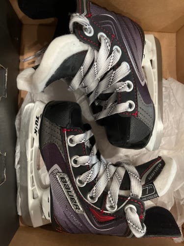 Bauer Vapor X Hockey Skates Regular Width 7 (New)