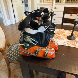 Mondo 26 & 26.5 Unisex Dynastar All Mountain Ski Boots (Used)